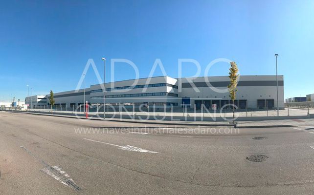 Nave logística en alquiler en San Fernando de Henares de 7.461 m²