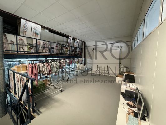 Nave industrial en venta en Boadilla de 800 m²