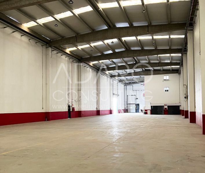 Nave industrial en alquiler en Torrejón de Ardoz de 2.099 m²