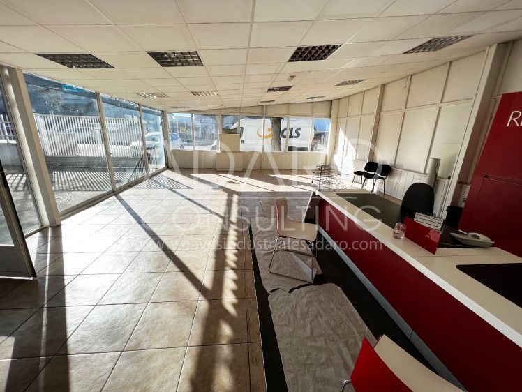 Nave industrial en alquiler en San Fernando de Henares de 794 m²