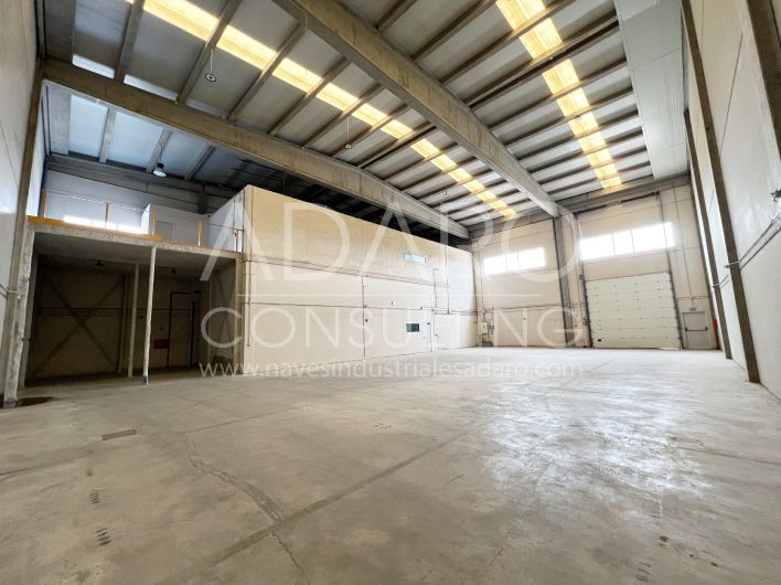Nave industrial en alquiler en San Fernando de Henares de 750 m²