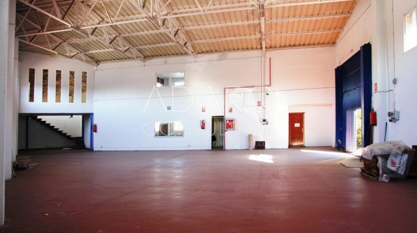 Nave industrial en alquiler en Fuenlabrada de 1.100 m²