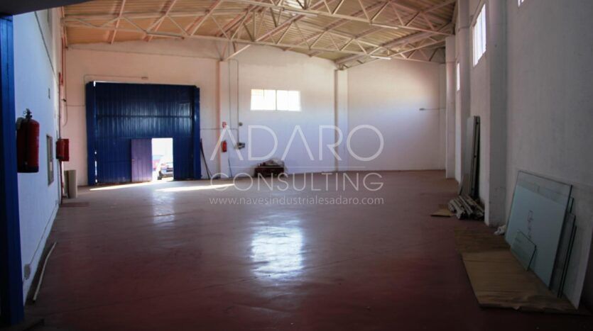 Nave industrial en alquiler en Fuenlabrada de 1.100 m²