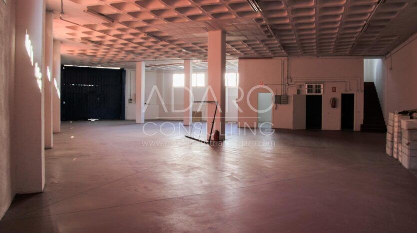 Nave industrial en alquiler en Fuenlabrada de 1.100 m²