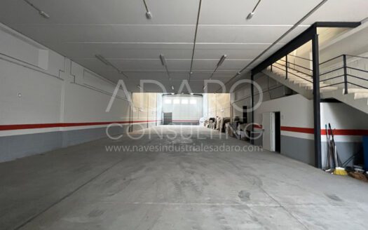 Nave industrial en venta en Torrejón de Ardoz de 831 m²