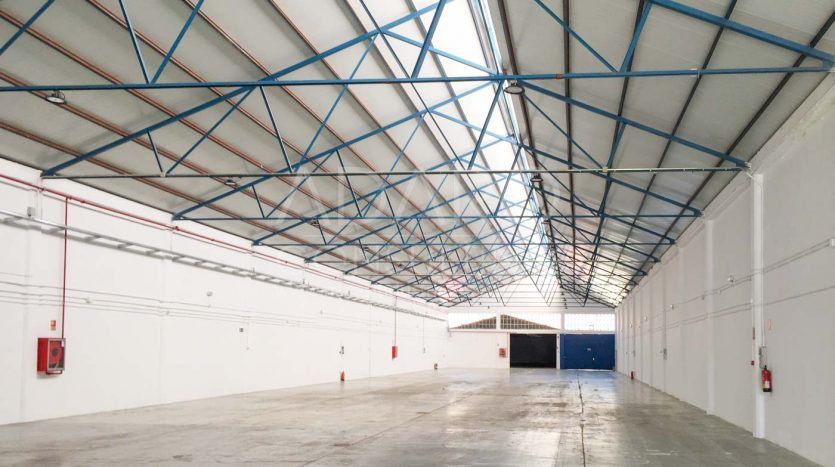 Nave industrial en alquiler en San Fernando de Henares de 2.113 m²