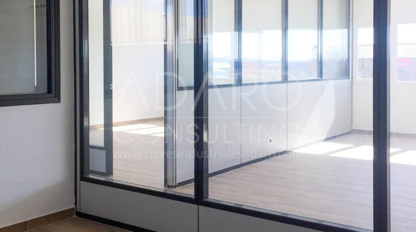 Nave industrial en alquiler en San Fernando de Henares de 2.113 m²