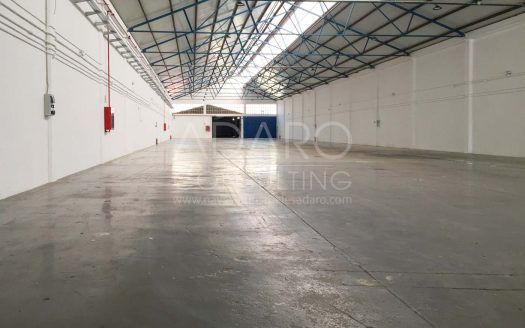 Nave industrial en alquiler en San Fernando de Henares de 2.113 m²