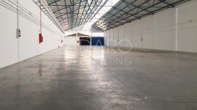 Nave industrial en alquiler en San Fernando de Henares de 2.113 m²