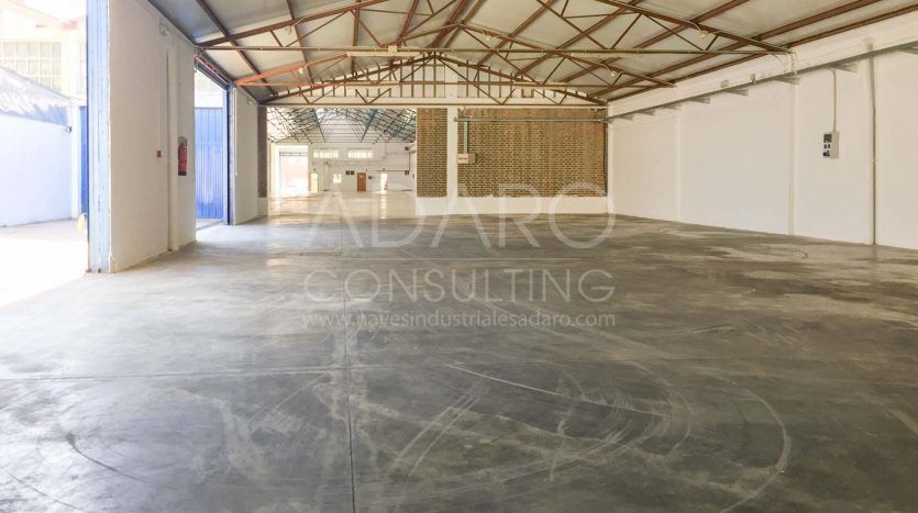Nave industrial en alquiler en San Fernando de Henares de 2.113 m²