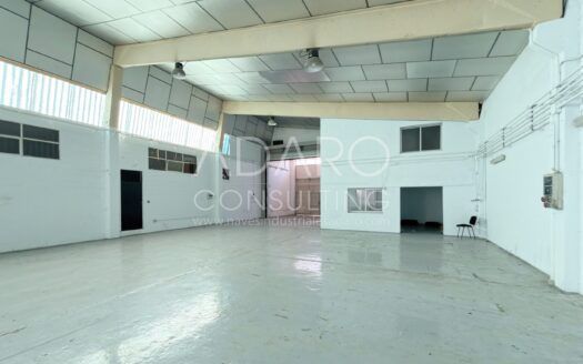 Nave industrial en venta en San Fernando de Henares de 794 m²