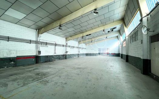 Nave industrial en venta en San Fernando de Henares de 794 m²