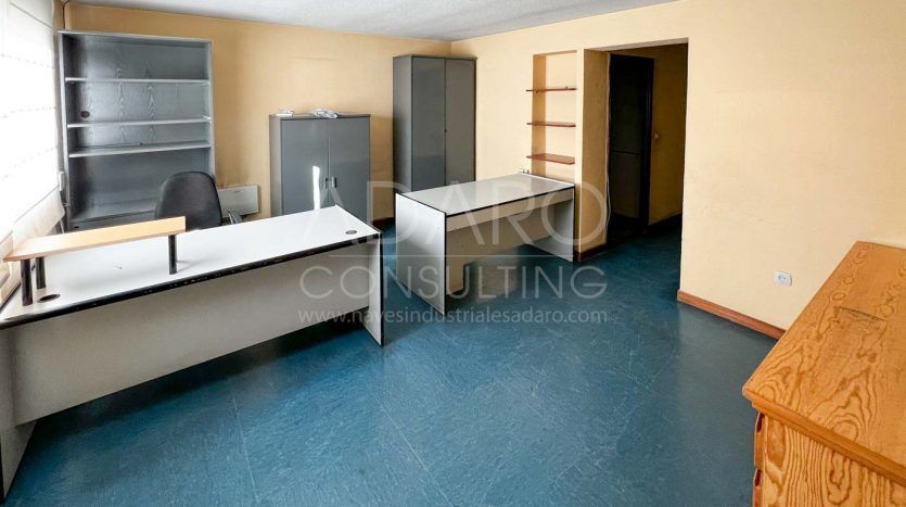 Nave industrial en venta en San Fernando de Henares de 794 m²