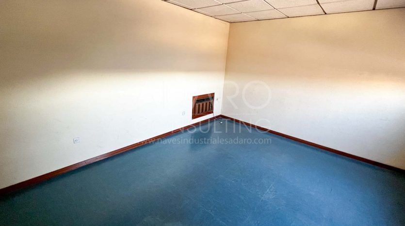 Nave industrial en venta en San Fernando de Henares de 794 m²