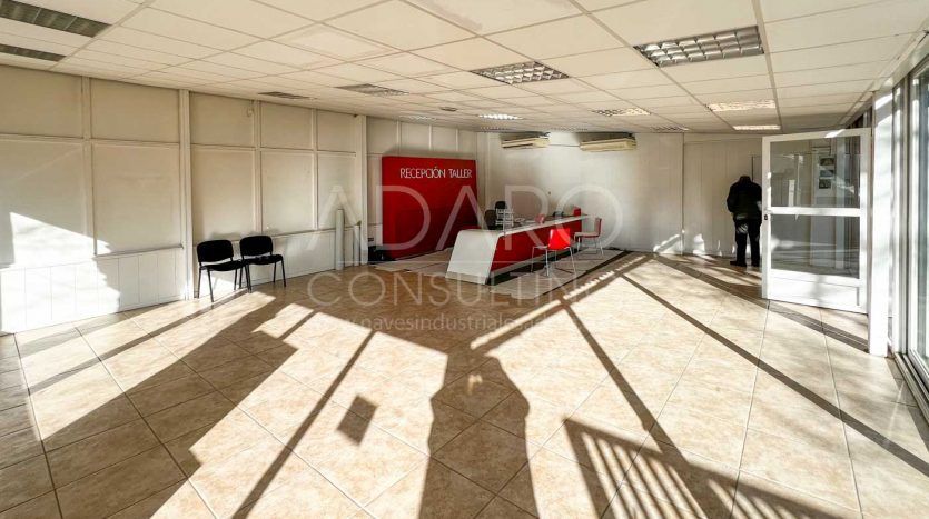 Nave industrial en venta en San Fernando de Henares de 794 m²