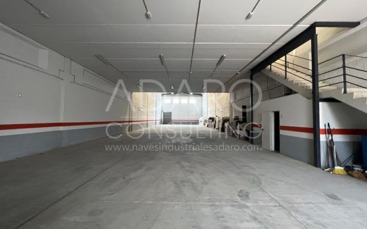 Nave industrial en venta en Torrejón de Ardoz de 831 m²