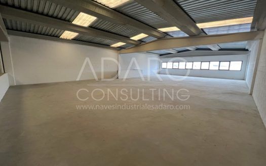 Nave industrial en venta en Torrejón de Ardoz de 831 m²