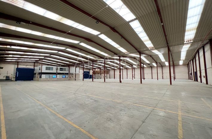 Nave industrial en alquiler en loeches de 3909 m2