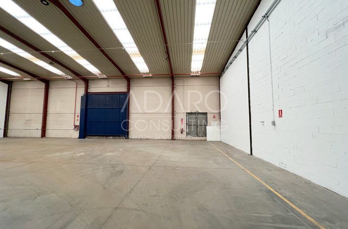 Nave industrial en alquiler en loeches de 3909 m2
