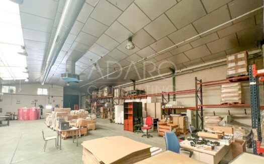 Nave industrial en venta en Daganzo de 546 m²