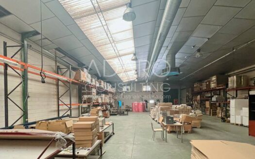 Nave industrial en venta en Daganzo de 546 m²