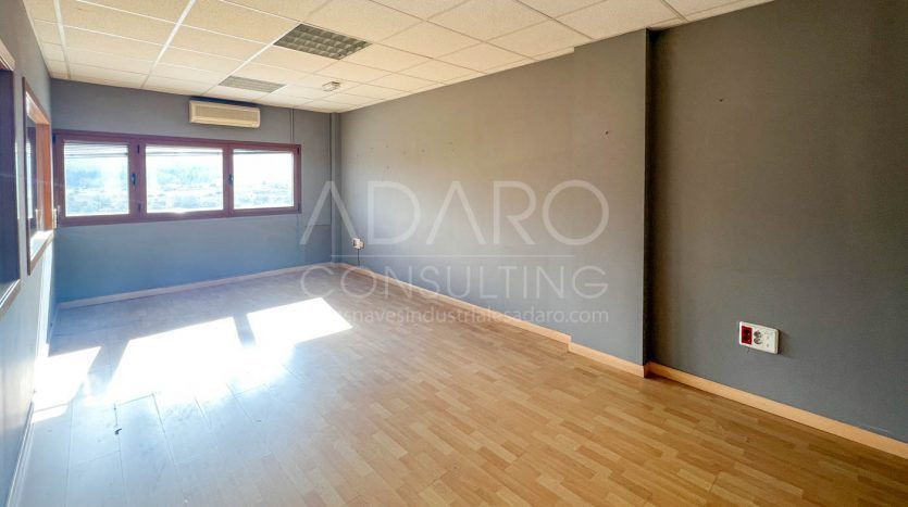 Nave industrial en venta en Alcalá de Henares de 475 m²