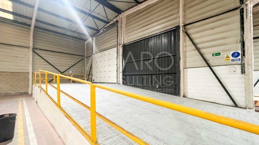Nave industrial en alquiler en Azuqueca de Henares de 1.892 m²