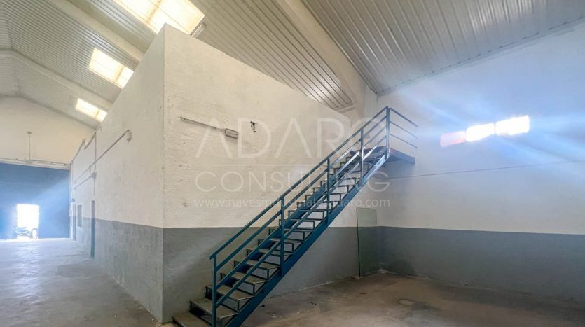 Nave industrial en venta en Alcorcón de 950 m²