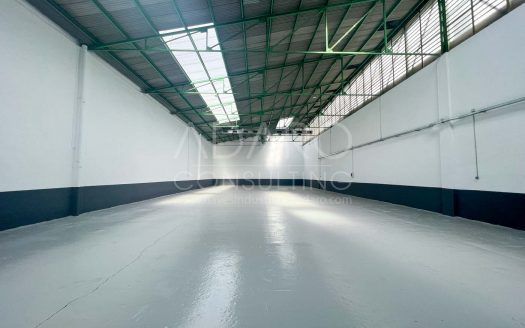 Nave industrial en alquiler en Alcorcón de 860 m²