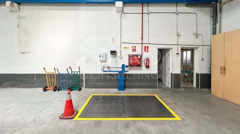 Nave industrial en venta en Coslada de 1.500 m²