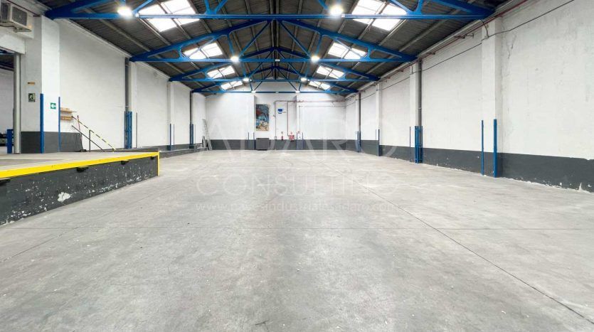 Nave industrial en venta en Coslada de 1.500 m²