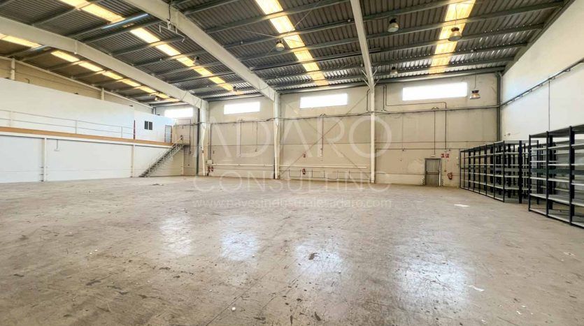 Nave industrial en alquiler en Alcalá de Henares de 1.216 m²