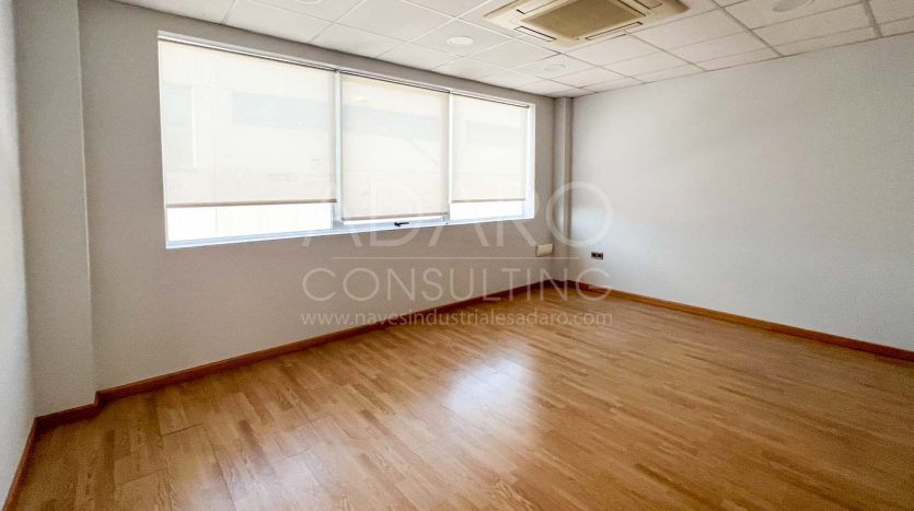 Nave industrial en alquiler en Alcalá de Henares de 1.216 m²