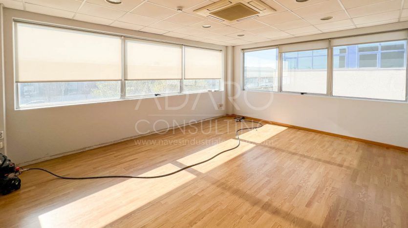 Nave industrial en alquiler en Alcalá de Henares de 1.216 m²
