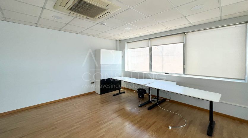 Nave industrial en alquiler en Alcalá de Henares de 1.216 m²