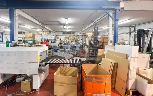 Nave industrial en venta en Torres de la Alameda de 1.340 m²