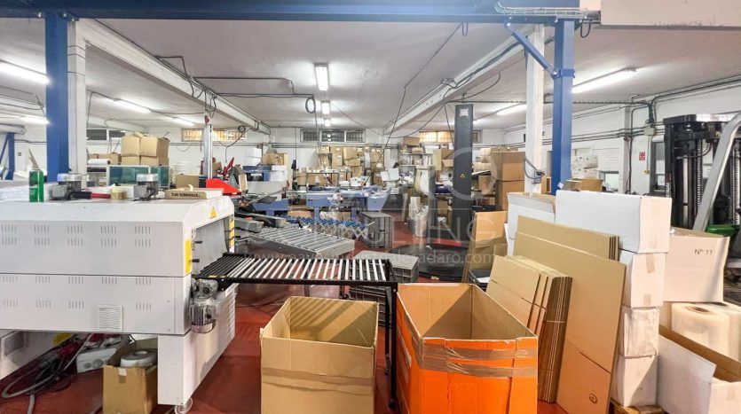 Nave industrial en venta en Torres de la Alameda de 1.340 m²