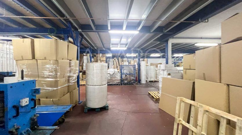 Nave industrial en venta en Torres de la Alameda de 1.340 m²