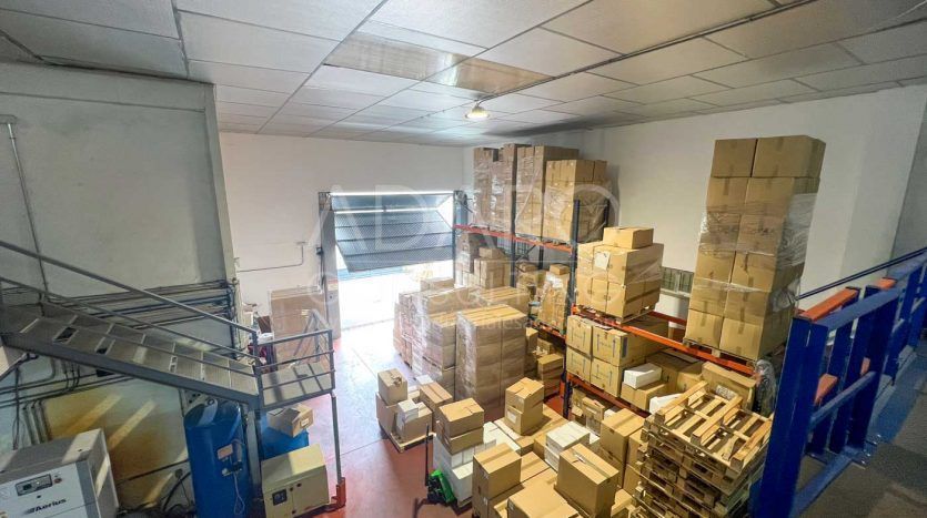 Nave industrial en venta en Torres de la Alameda de 1.340 m²