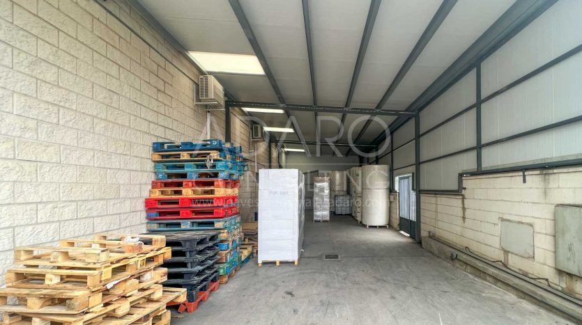 Nave industrial en venta en Torres de la Alameda de 1.340 m²