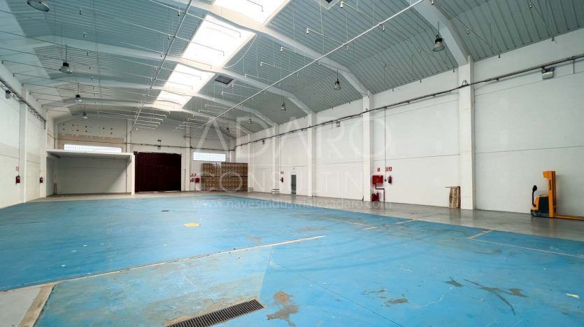 Nave industrial en alquiler en Loeches de 1.350 m²
