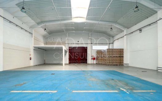 Nave industrial en alquiler en Loeches de 1.350 m²