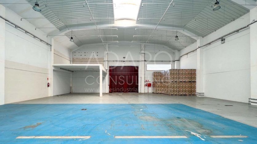 Nave industrial en alquiler en Loeches de 1.350 m²