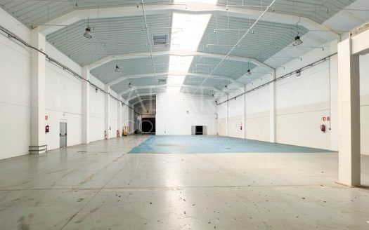 Nave industrial en alquiler en Loeches de 1.350 m²
