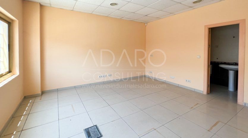 Nave industrial en alquiler en Loeches de 1.350 m²