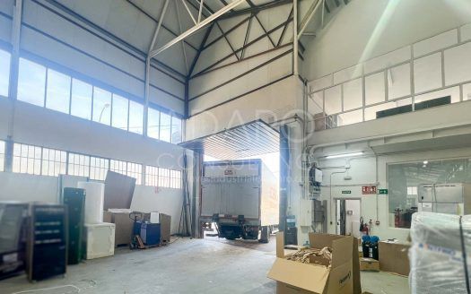 Nave industrial en venta en Madrid de 1.936 m²