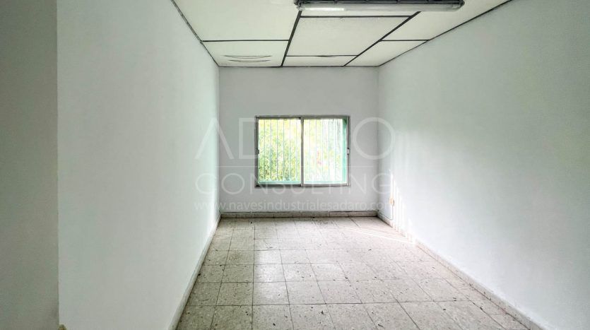Nave industrial en alquiler en Ajalvir de 631 m²