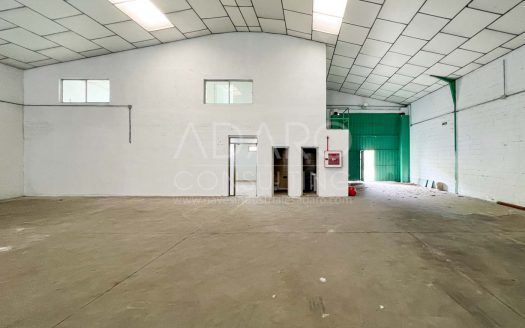 Nave industrial en venta en Ajalvir de 631 m²