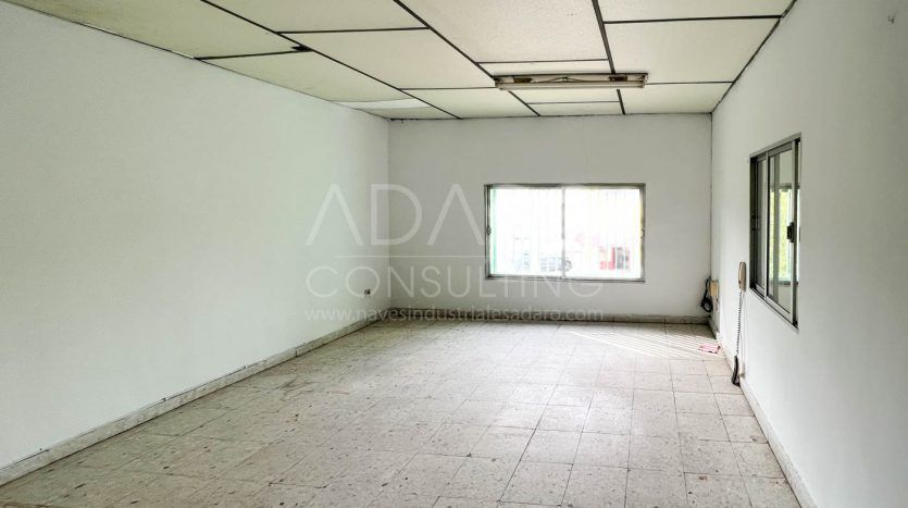 Nave industrial en alquiler en Ajalvir de 631 m²