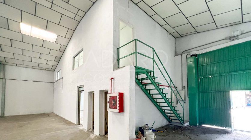 Nave industrial en alquiler en Ajalvir de 631 m²